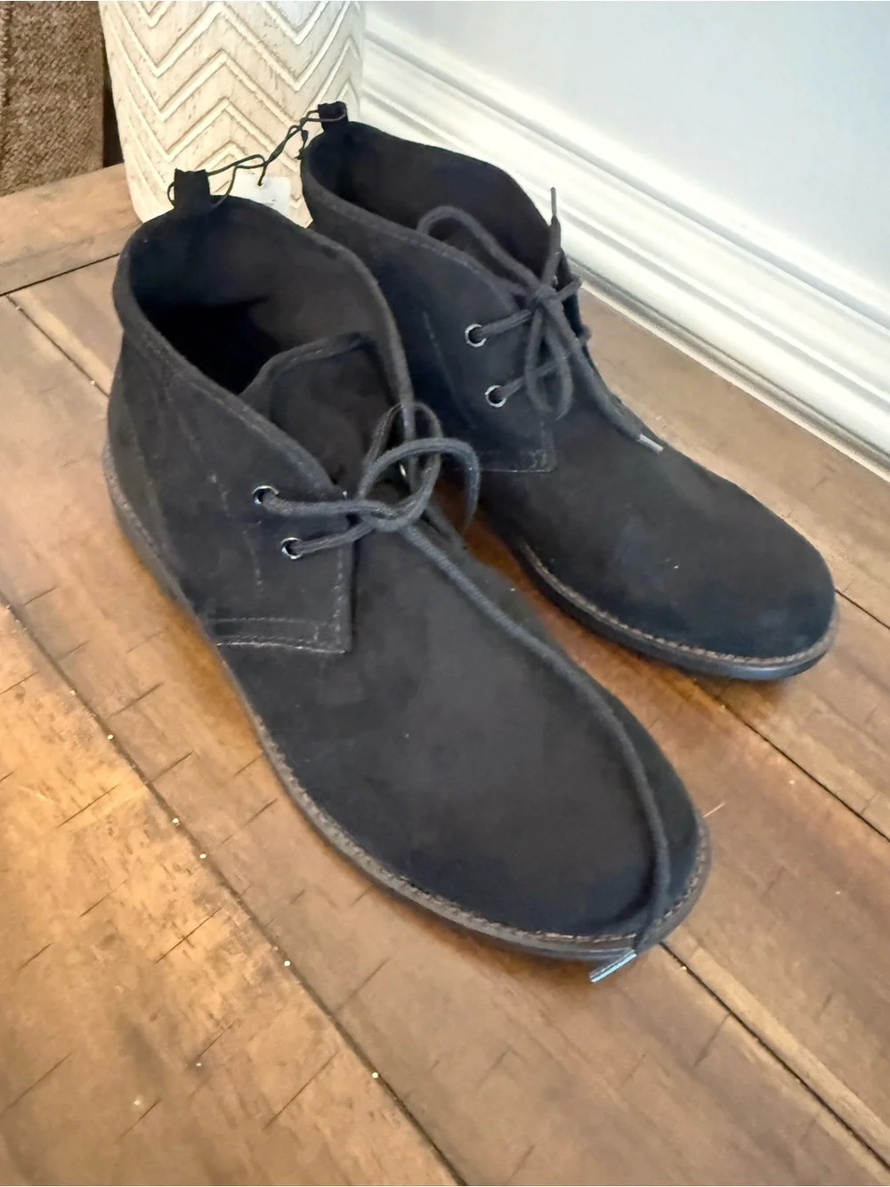 GAP Black Suede Men's Chukka Boots size 9